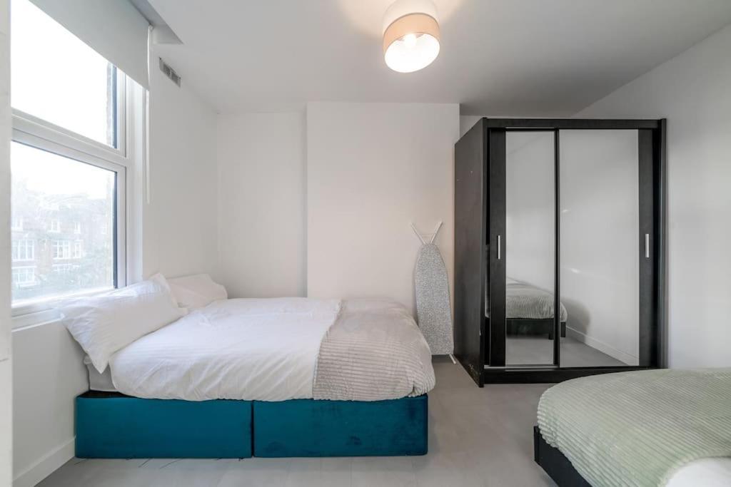 New 3Bed Stylish Apartment With Amazing Transport Londra Esterno foto